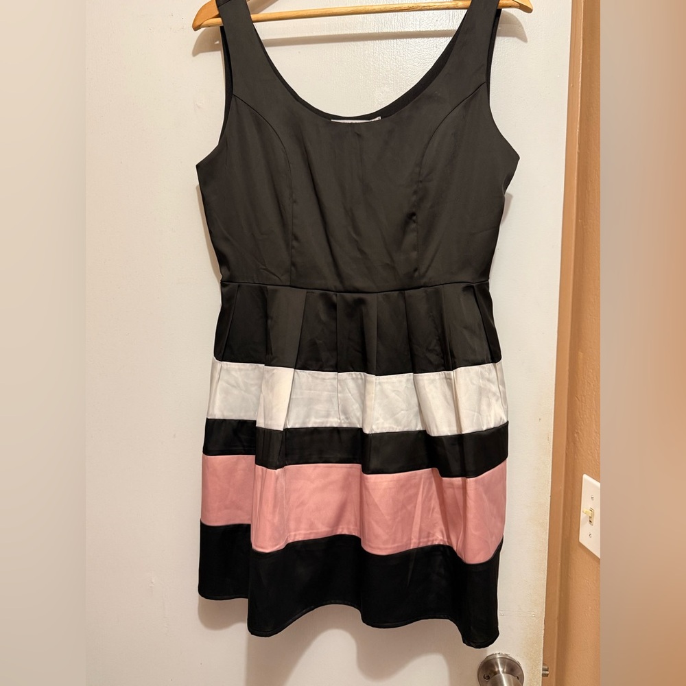 Stylish Black and Pink dress large